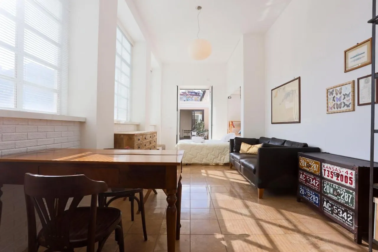 Ponti Rossi Sunny Apartament Naples Apartment