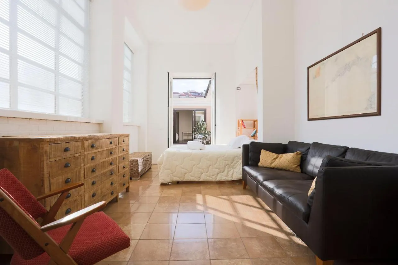 Ponti Rossi Sunny Apartament Naples Italy
