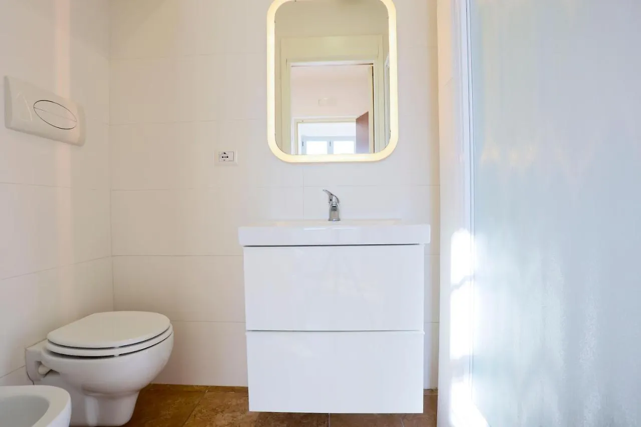 Ponti Rossi Sunny Apartament Naples Italy
